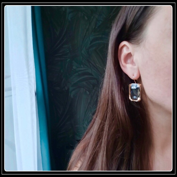 14K GOLD MEGA EMERALD CUT SIMULATED CLEAR CRYSTAL TOPAZ CUSHION LUCITE EARRINGS - Picture 5 of 5